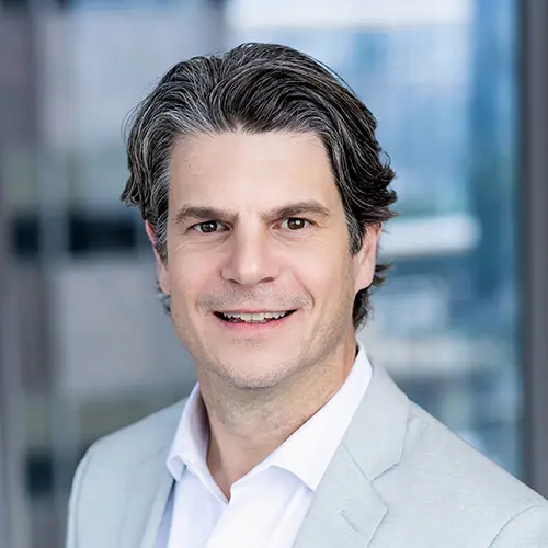 A profile picture of Ian Swedish.