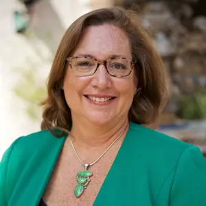 A profile picture of Julie Siebel.