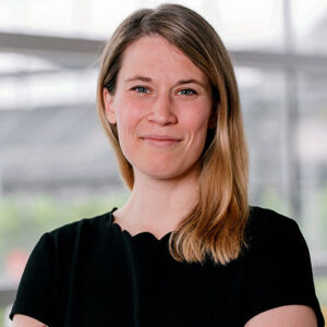 A profile picture of Lauren Ekmekjian.