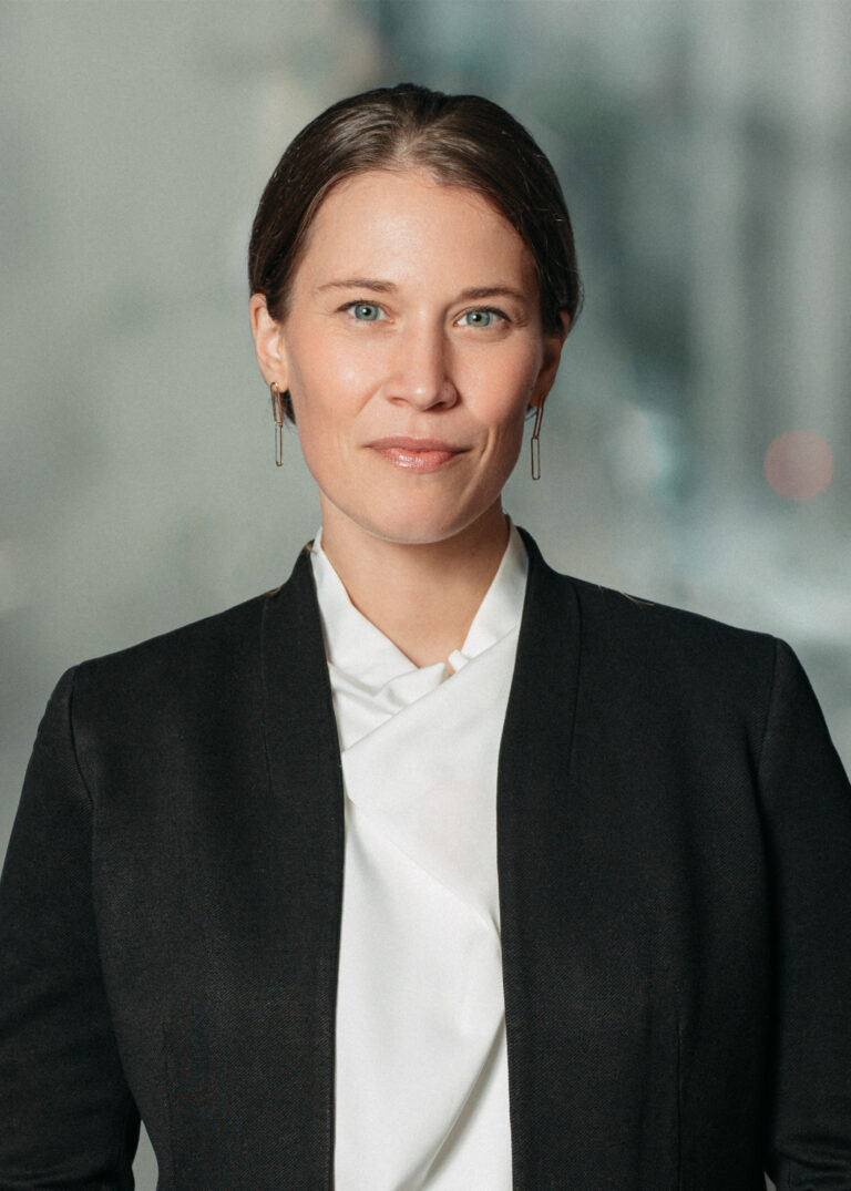 Lauren Costello Ekmekjian